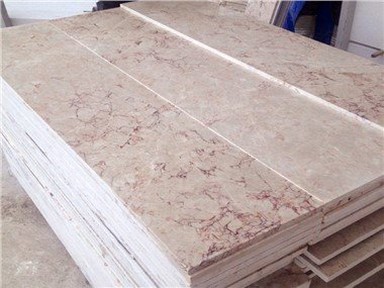 Różowe marmurowe płytki podłogowe