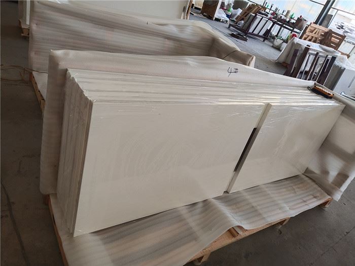 Cloud white quartz island
