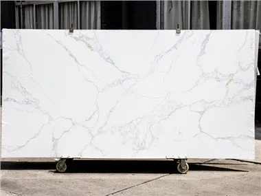 Złoty kwarc wenecki Calacatta